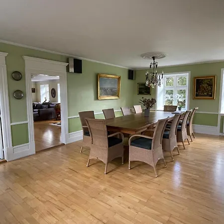 300m2 Entire House With 3 Bedrooms * Tistrup